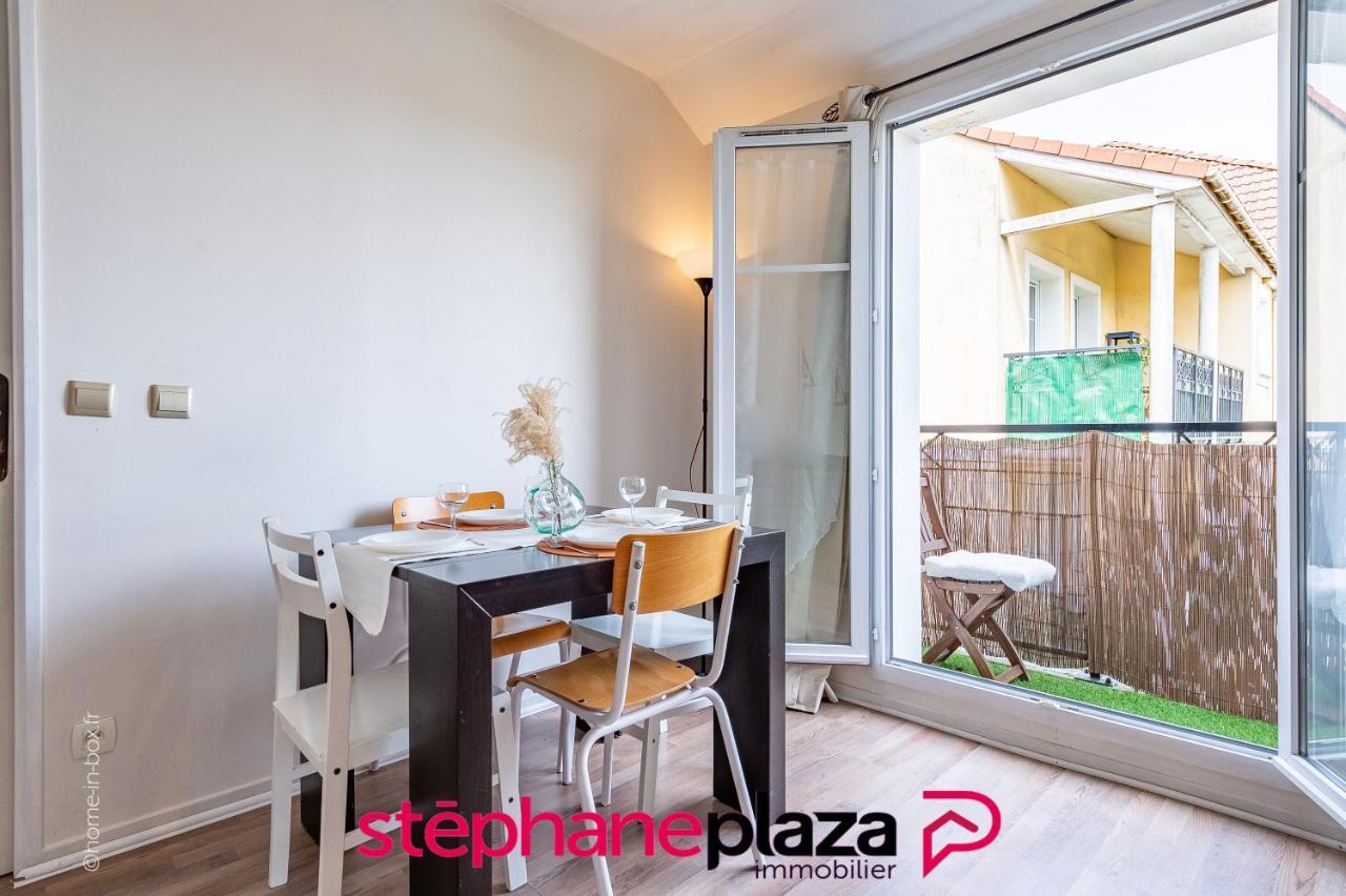 דירות באילי-רומאינוויליירס Plaza Venvolles 01 מראה חיצוני תמונה